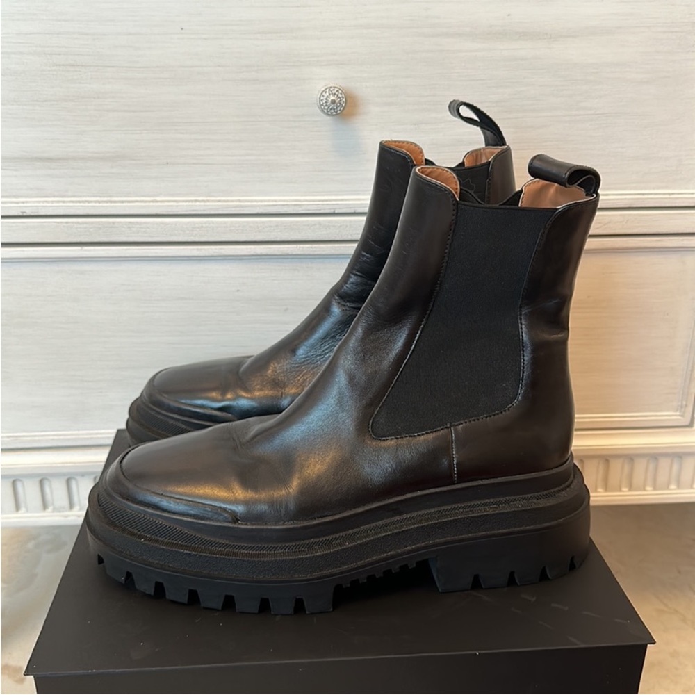 Zara Boots Size 41 EU